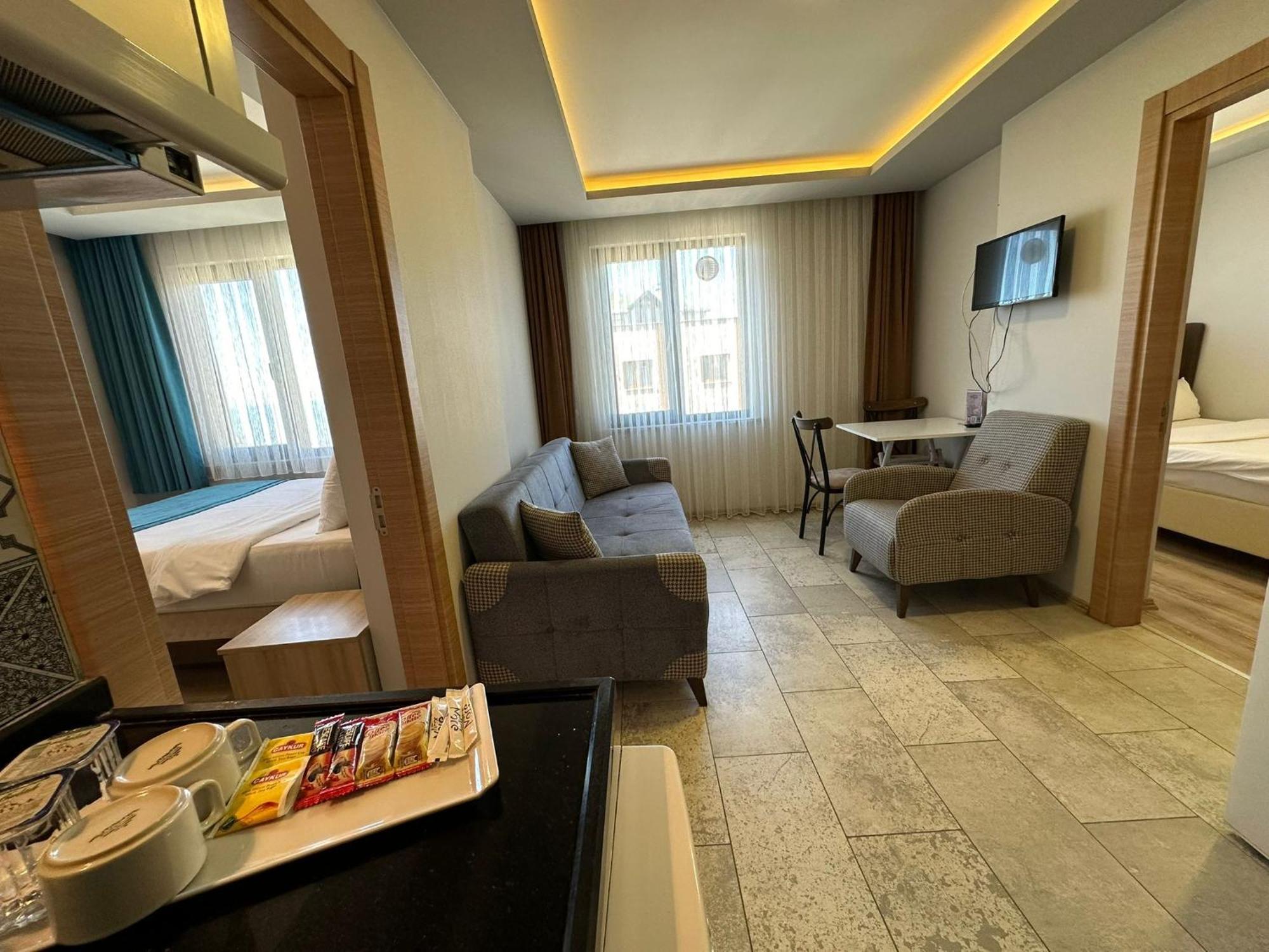 Apart Otel Gloria 4*